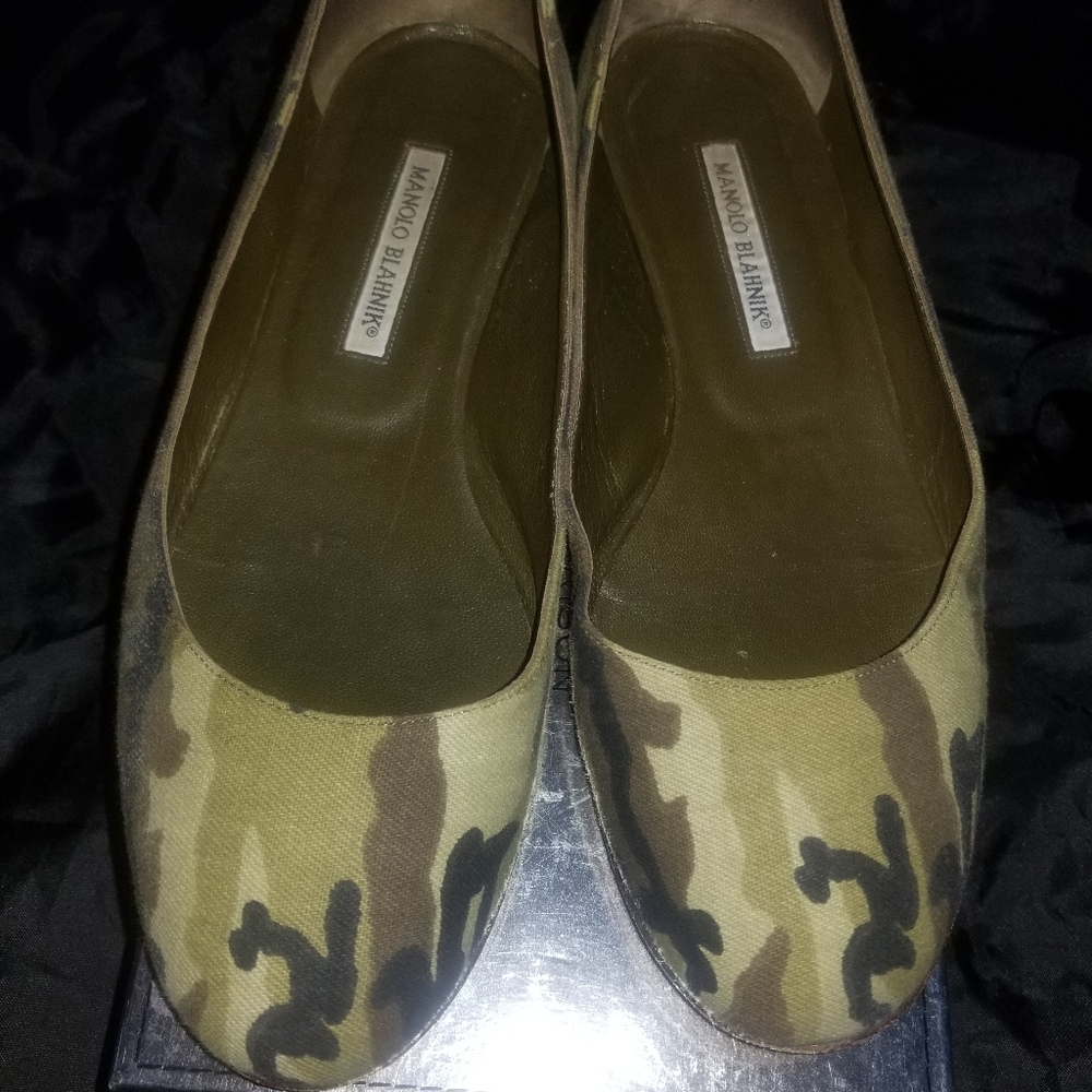 Manolo Ballet Flats